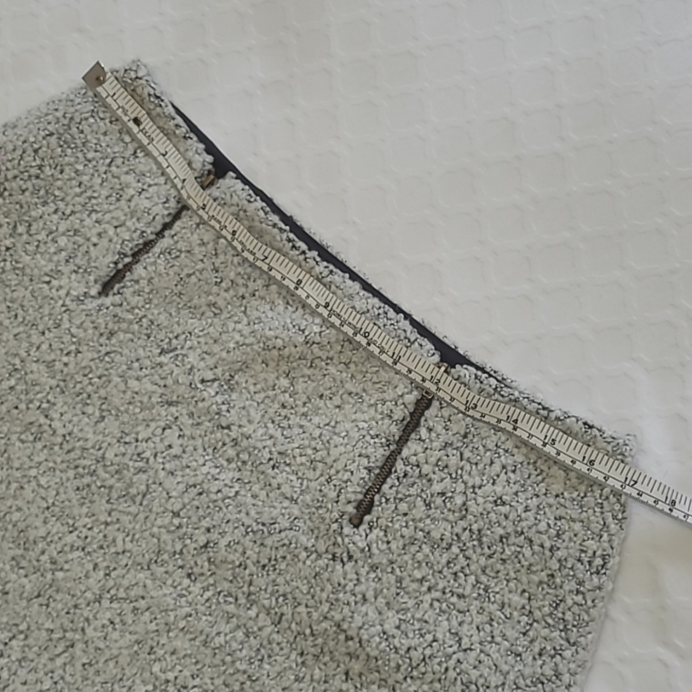 🆕️ Soft Boucle Mini Skirt - Picture 3 of 10